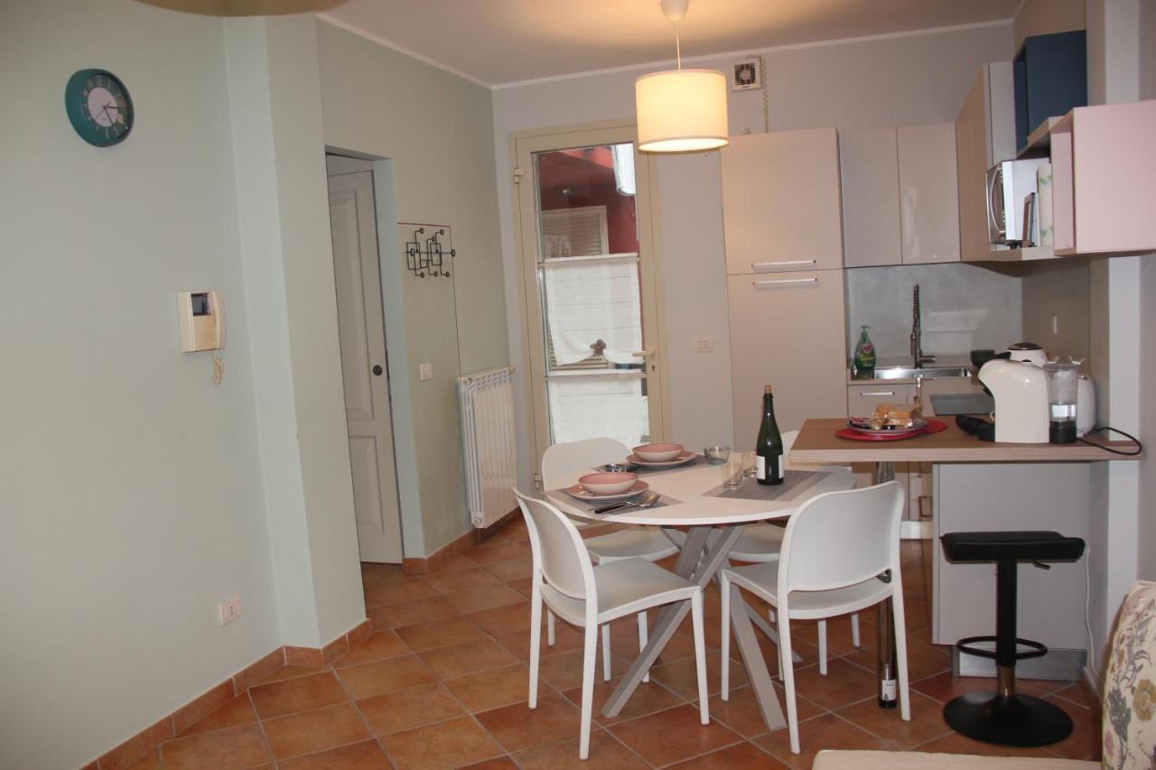 Casa Lucia Private Car Or Motorcycle Park Apartment Lucca Exterior photo